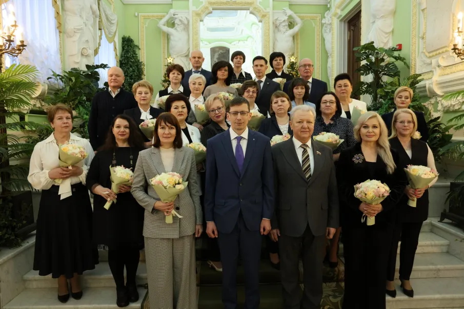 23 государственных и муниципальных служащих награждены почетным знаком «За безупречную службу в Нижегородской области»